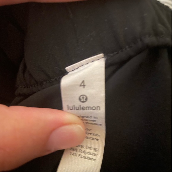 Lululemon Skirt Size 4 - Picture 3 of 4
